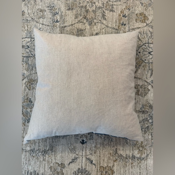 Pottery Barn Brandt Vintage Pillow Cover size 24 x 24 - Picture 4 of 7